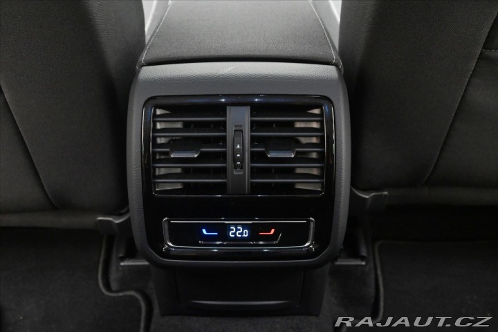 Volkswagen Passat 2,0 TDI 110 kW DSG Busine 2023
