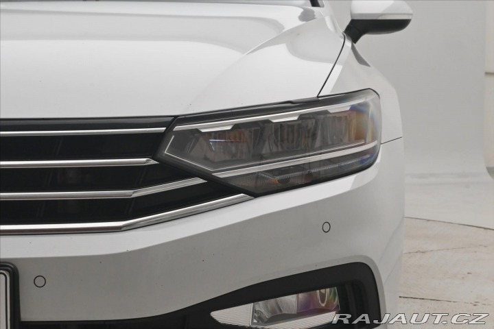 Volkswagen Passat 2,0 TDI 110 kW DSG Busine 2023