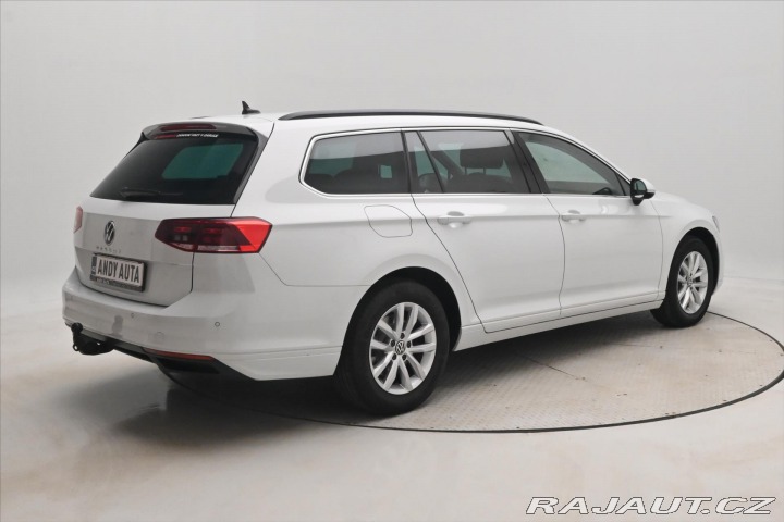 Volkswagen Passat 2,0 TDI 110 kW DSG Busine 2023