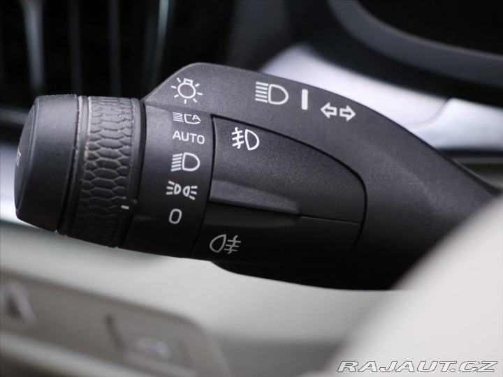 Volvo V60 2,0 D3 110kW Drive-E Mome 2020