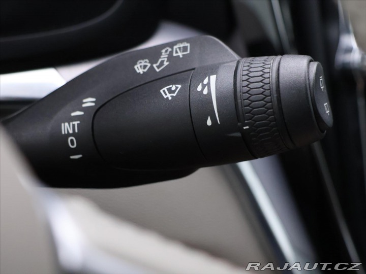 Volvo V60 2,0 D3 110kW Drive-E Mome 2020