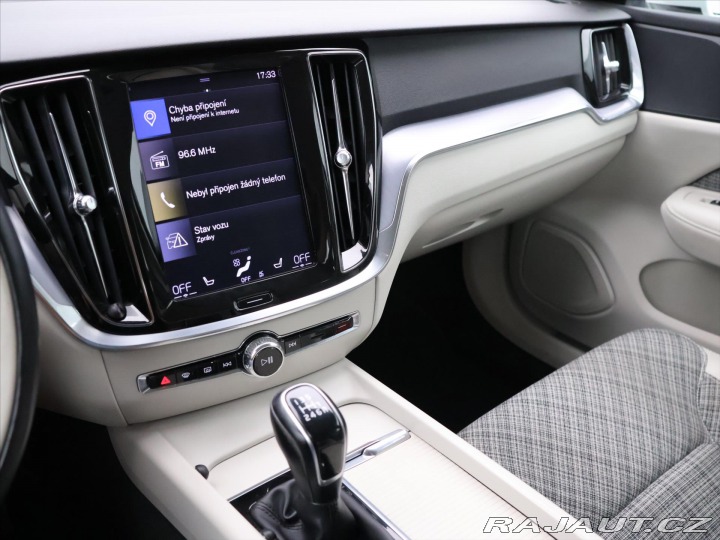 Volvo V60 2,0 D3 110kW Drive-E Mome 2020