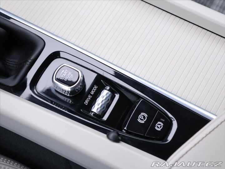Volvo V60 2,0 D3 110kW Drive-E Mome 2020