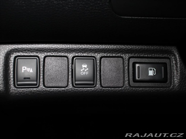 Nissan Navara 2,3 dCi 140kW AT Tekna 1. 2016