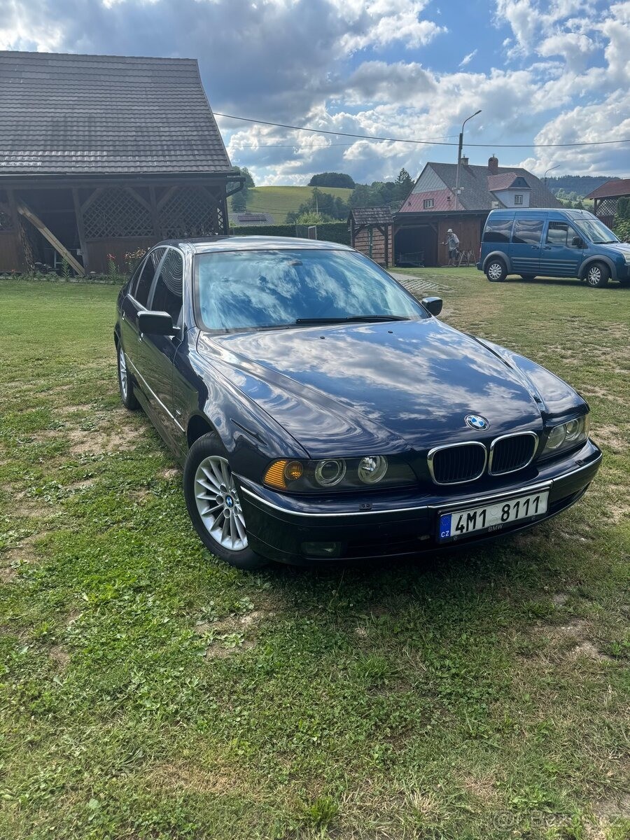BMW 5 2,8 528i, před FL, MANU
