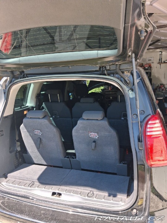 Peugeot 5008 1,6 2013
