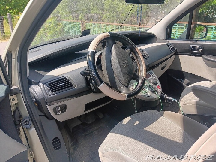 Peugeot 807 2,2 hdi 1800