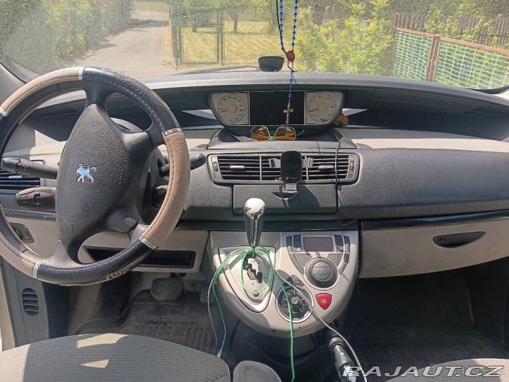 Peugeot 807 2,2 hdi 1800