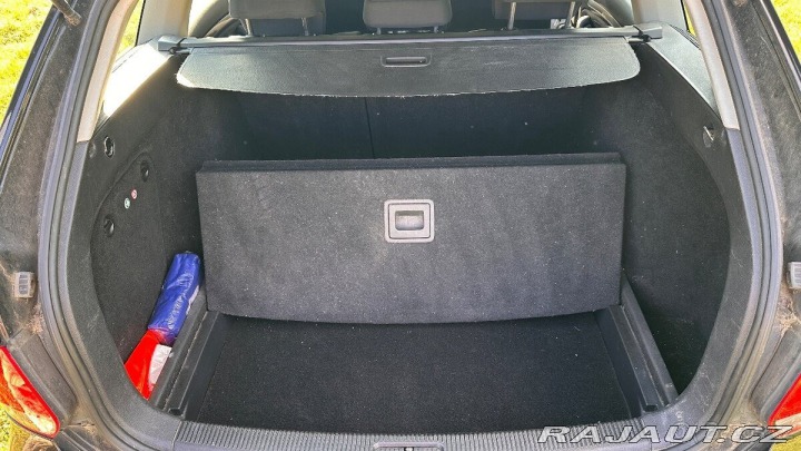 Volkswagen Golf 1,2 6 variant - combi , 2010