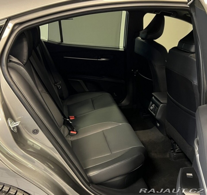 Toyota Camry EXECUTIVE 2025