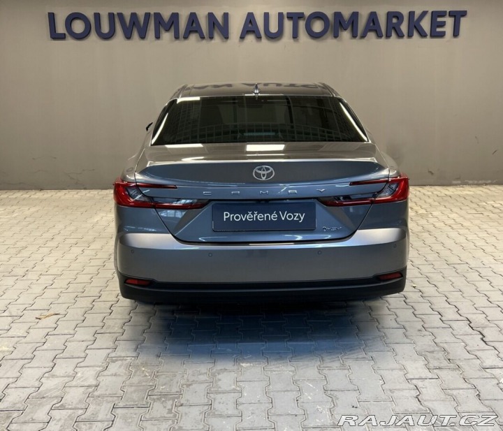 Toyota Camry 2.5 Hybrid AT EXECUTIVE 2025