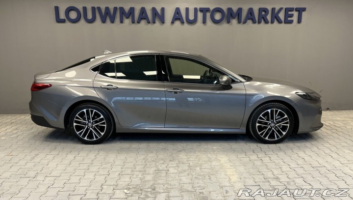 Toyota Camry 2.5 Hybrid AT EXECUTIVE 2025