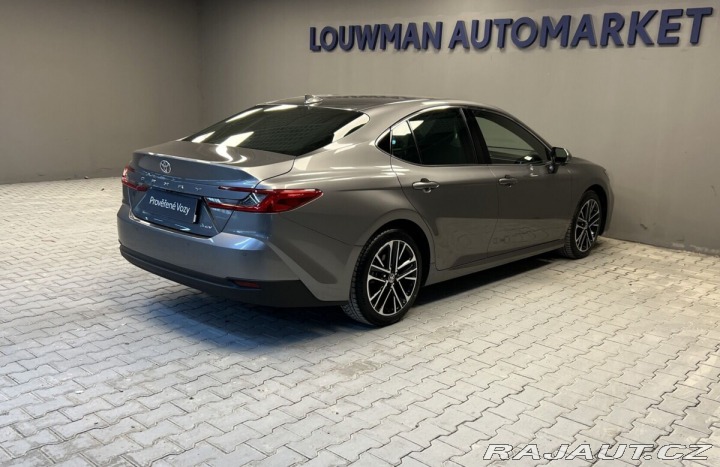 Toyota Camry EXECUTIVE 2025