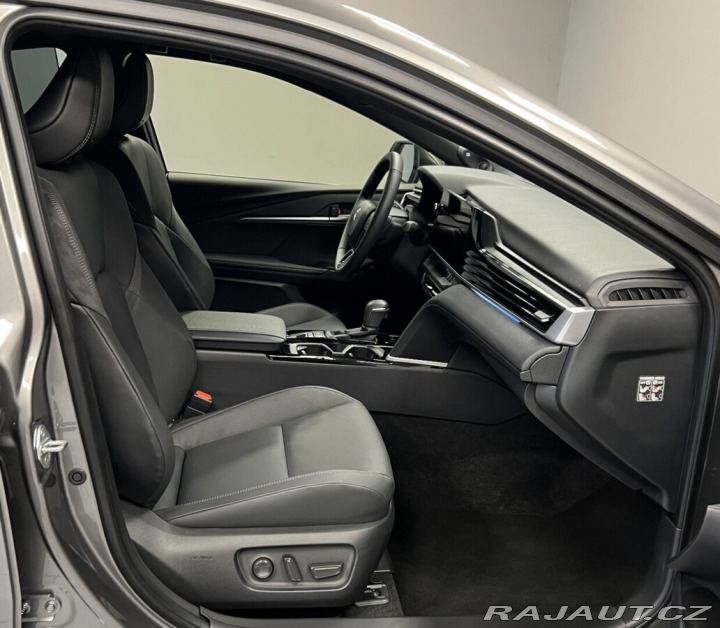 Toyota Camry 2.5 Hybrid AT EXECUTIVE 2025