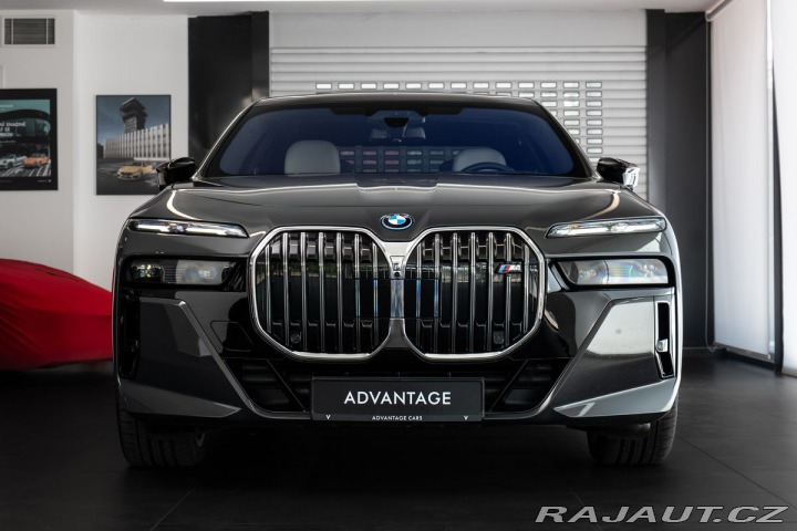 BMW Ostatní modely M70 xDrive Bower&Wilk 2023