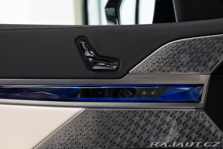 BMW Ostatní modely M70 xDrive Bower&Wilk 2023
