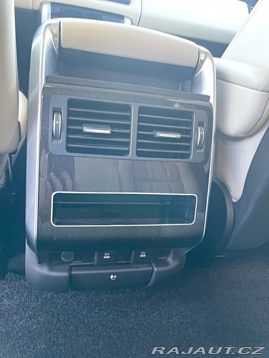 Land Rover Range Rover 3,0 D300 HSE (221 kW), 2021