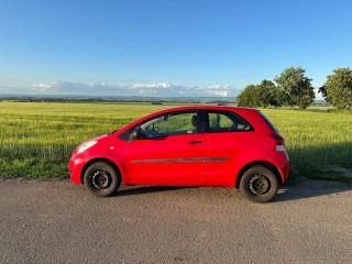 Toyota Yaris 1,0   120 tis. km, ideáln