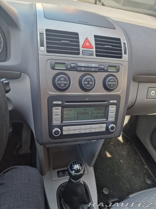 Volkswagen Touran 1,4   Lidový vůz 2007