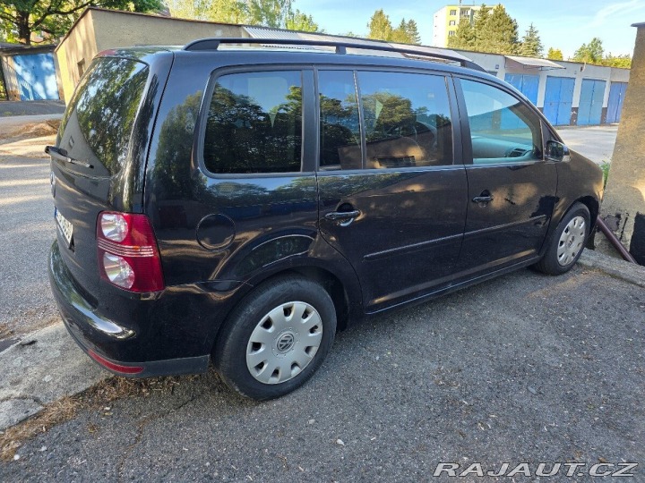 Volkswagen Touran 1,4   Lidový vůz 2007