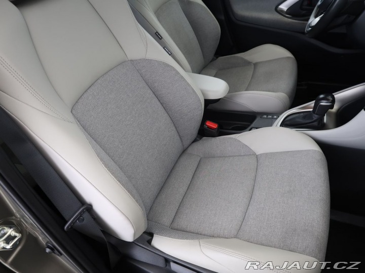 Toyota Yaris 1.5Hybrid,CZ,SelectionEle 2021