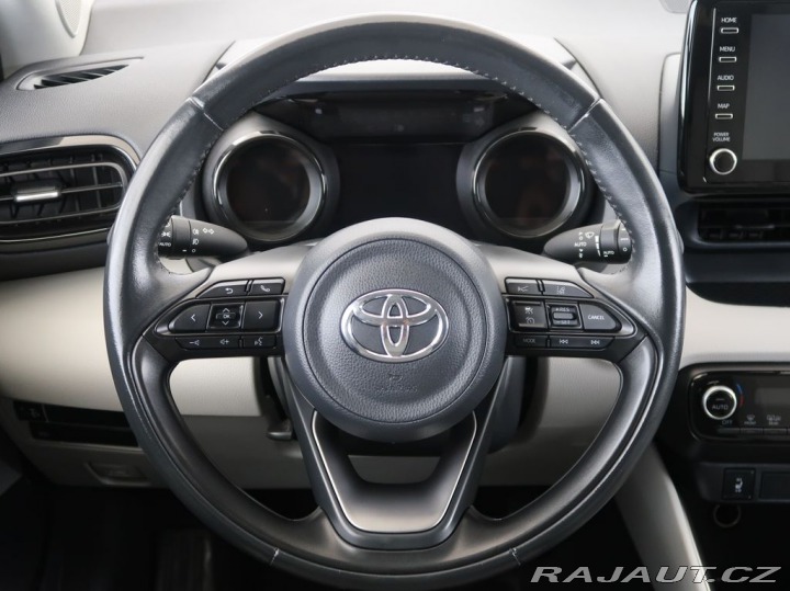Toyota Yaris 1.5Hybrid,CZ,SelectionEle 2021