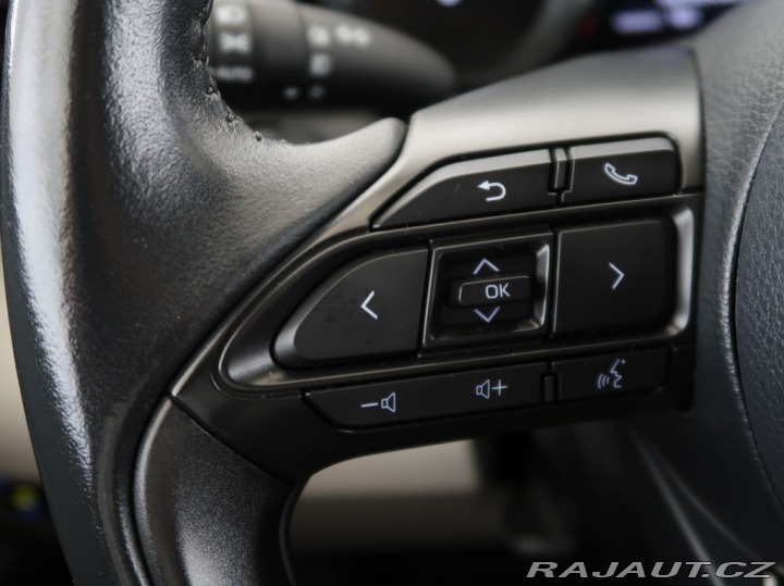 Toyota Yaris 1.5Hybrid,CZ,SelectionEle 2021