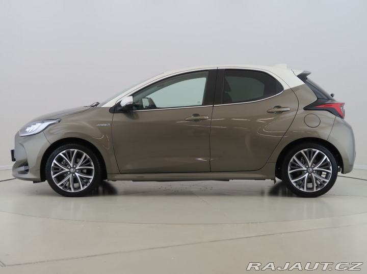 Toyota Yaris 1.5Hybrid,CZ,SelectionEle 2021