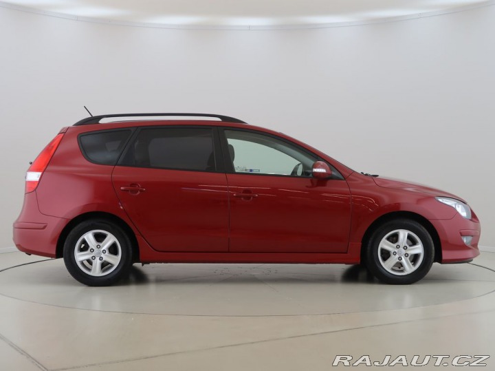 Hyundai i30 1.6MPI,AT,92kW,CZ,Comfort 2011