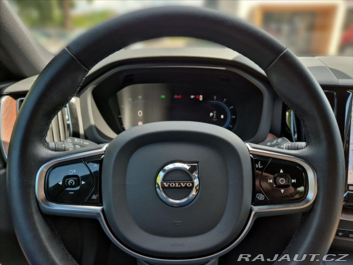 Volvo XC60 2,0 B4 AWD diesel Plus Br 2022