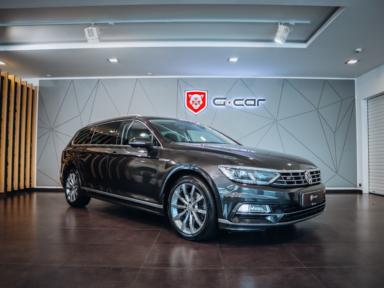 Volkswagen Passat 2.0TDI DSG R-Line 140kW 4