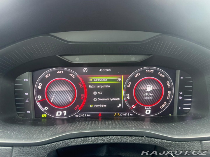 Škoda Karoq 1.6TDi, 85KW, SPORTLINE 2019
