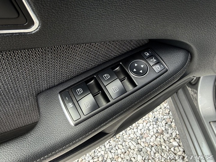 Mercedes-Benz E E 200 CDI Avantgarde REZE 2011