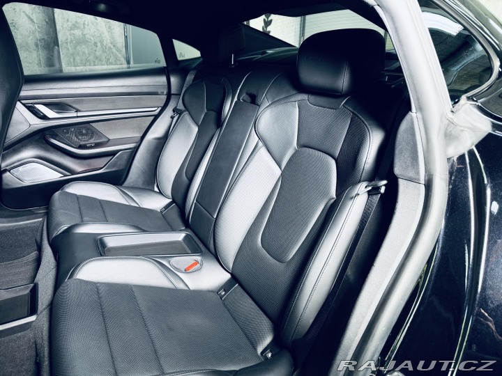 Porsche Taycan Turbo S*KERAMIKY*CARBON*B 2020