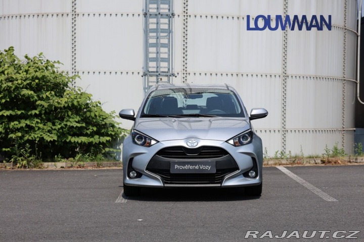 Toyota Yaris 1.5 HEV CVT COMFORT 2025