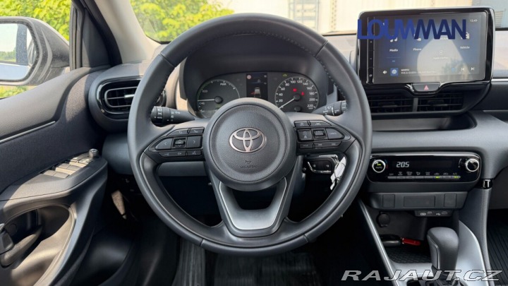 Toyota Yaris 1.5 HEV CVT COMFORT 2025