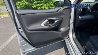 Toyota Yaris 1.5 HEV CVT COMFORT 2025