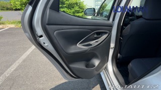 Toyota Yaris 1.5 HEV CVT COMFORT 2025