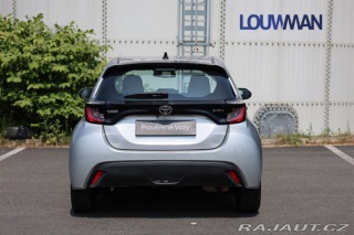 Toyota Yaris 1.5 HEV CVT COMFORT 2025