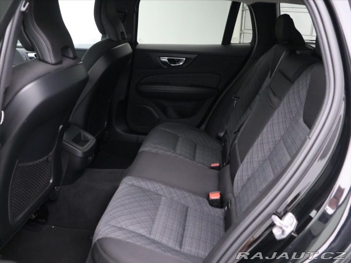 Volvo V60 2,0 B4 AWD Cross Country 2021