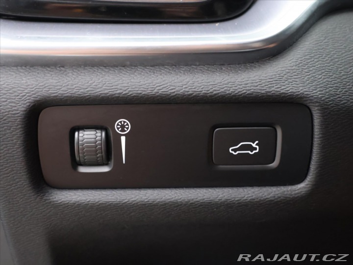 Volvo V60 2,0 B4 AWD Cross Country 2021