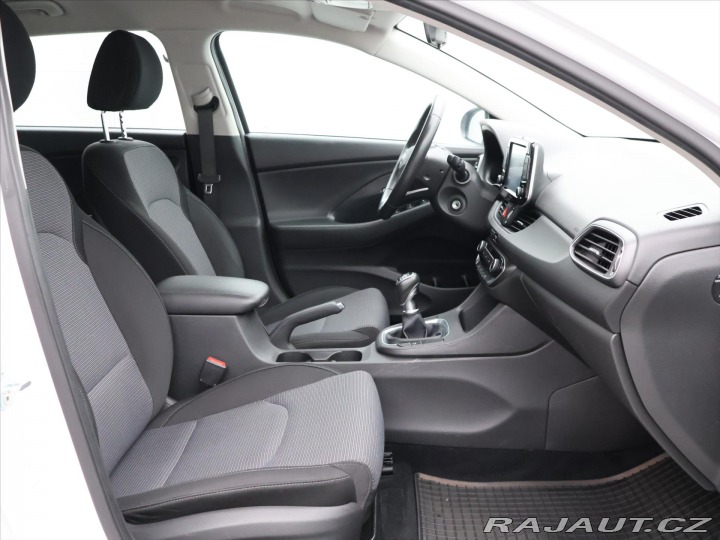 Hyundai i30 1,5 i Comfort Family CZ 2 2021