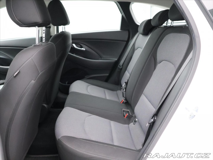 Hyundai i30 1,5 i Comfort Family CZ 2 2021