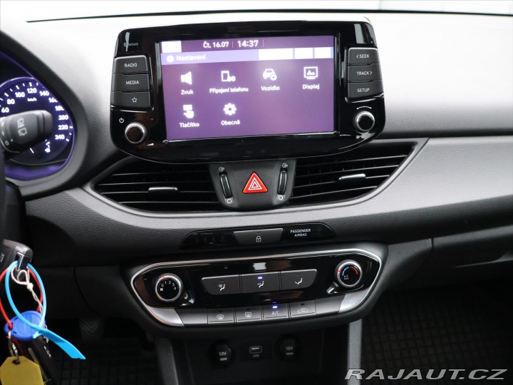 Hyundai i30 1,5 i Comfort Family CZ 2 2021