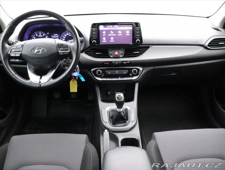 Hyundai i30 1,5 i Comfort Family CZ 2 2021