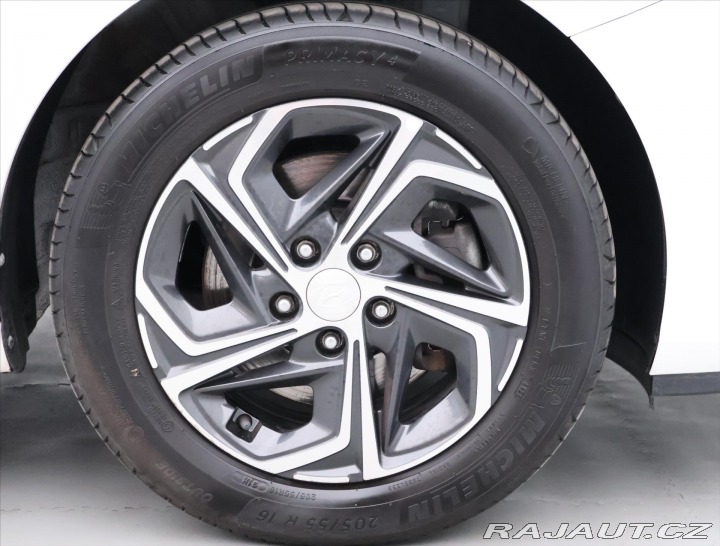 Hyundai i30 1,5 i Comfort Family CZ 2 2021