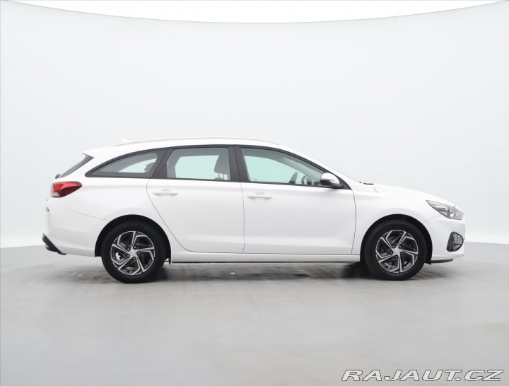 Hyundai i30 1,5 i Comfort Family CZ 2 2021
