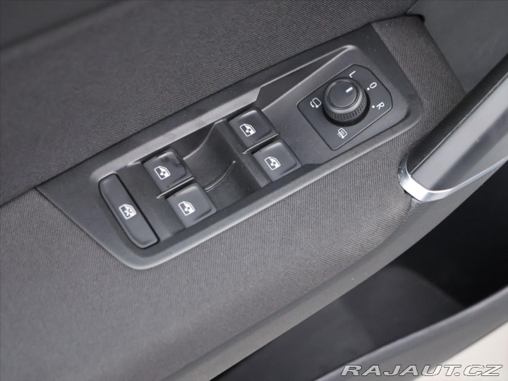 Volkswagen Touran 1,5 TSI 110kW DSG R-line 2021