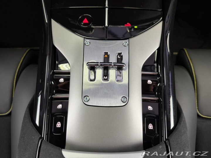 Ferrari Ostatní modely V12 CARBON, ALCANTARA, PA 2026