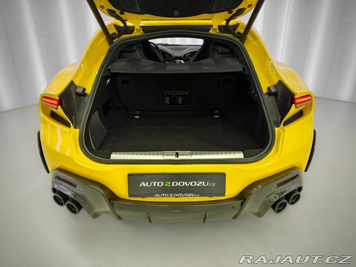 Ferrari Ostatní modely V12 CARBON, ALCANTARA, PA 2026